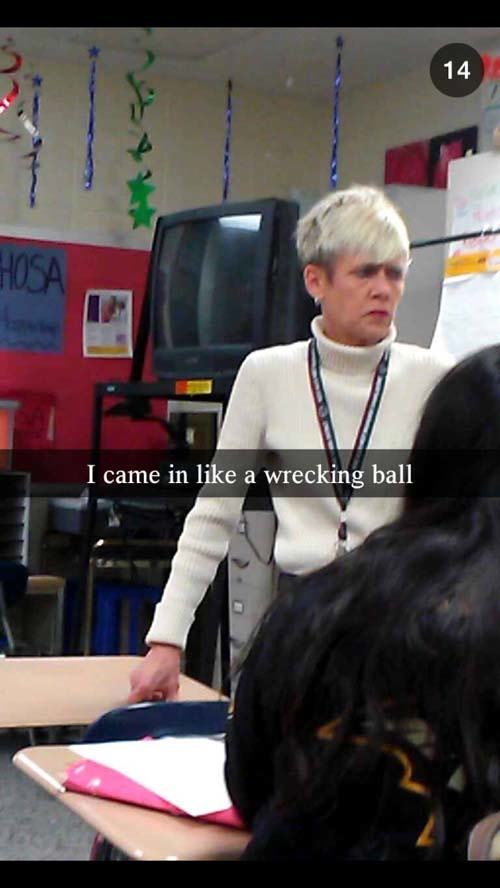 funniest snapchats - 14 I came in a wrecking ball