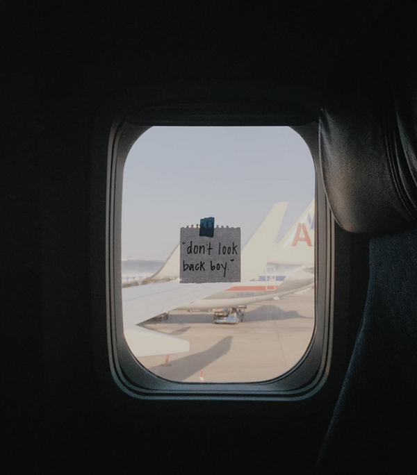 Flight Attendant Leaves Notes of Encouragement For Her Passengers