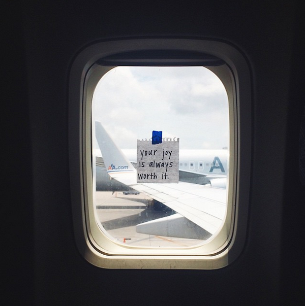 Flight Attendant Leaves Notes of Encouragement For Her Passengers