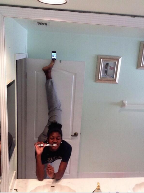 16 Selfie Addicts That Have Gone Too Far