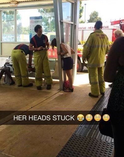 people who are having a worse day than you - Escuenea Cue Her Heads Stuck