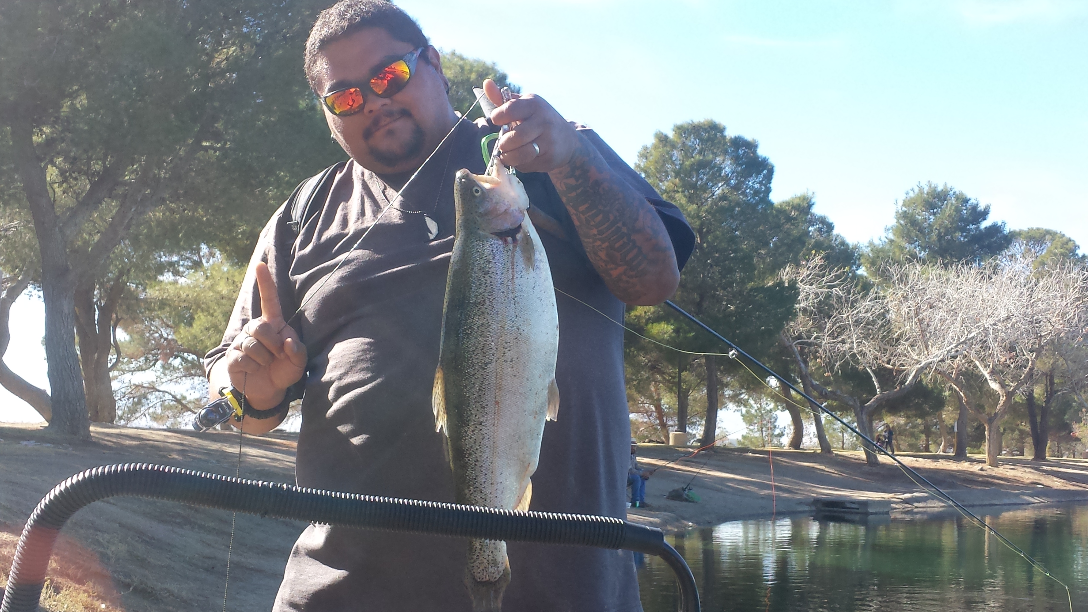 i used a wolly bugger and a little xxxblood peach and rubbed it on the fly soon here this fish came and hooked up....video also on ebaums and youtube search oXAPHIANo