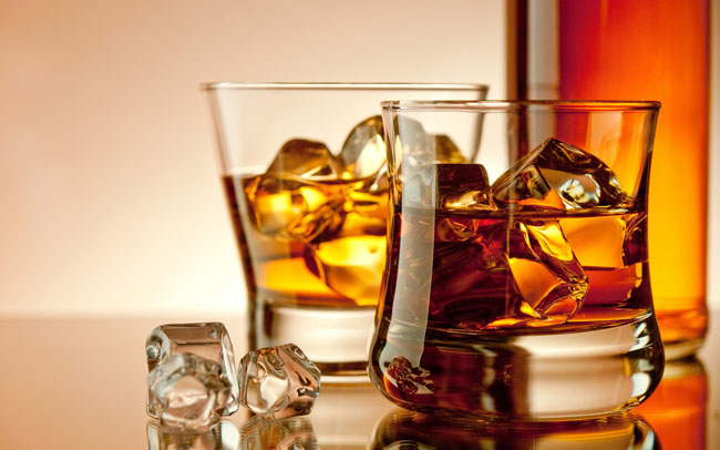 Did you know that whiskey is one of the best alcohols you can drink? Not only is it the least likely to give you a hangover, but also a few health benefits.