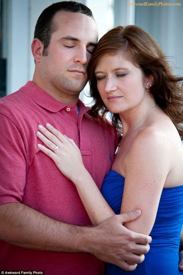 Hilarious Collection of Awkward Engagement Photos