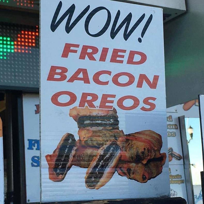 signage - Wow! Fried Bacon Oreos