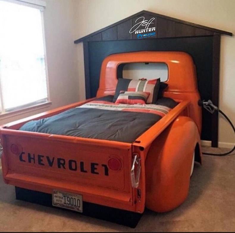 bed that is a pickup truck bed