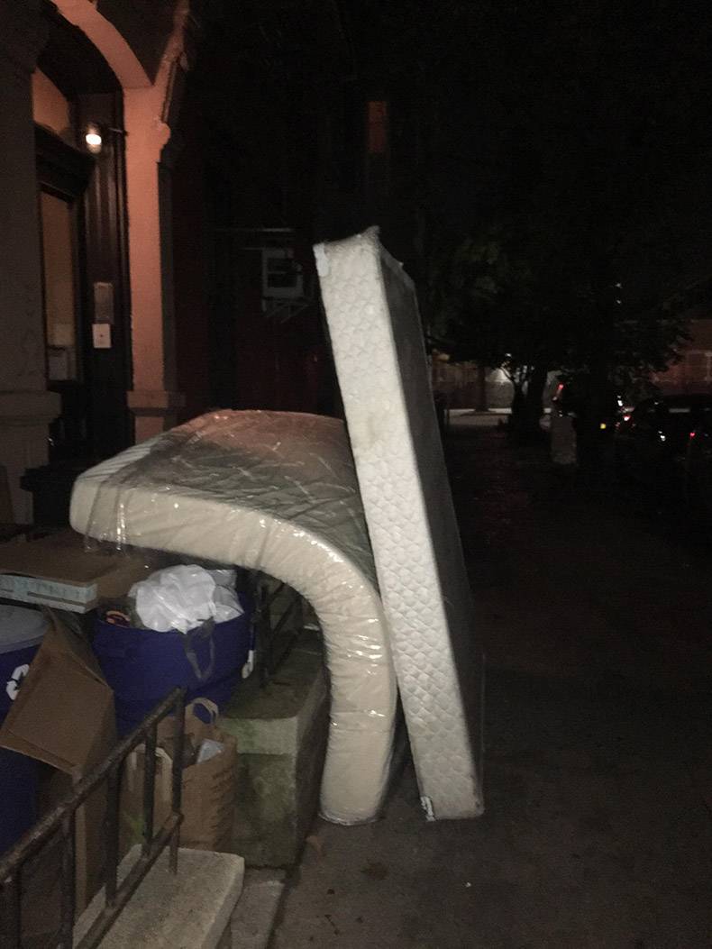 mattresses that look like they are doing it