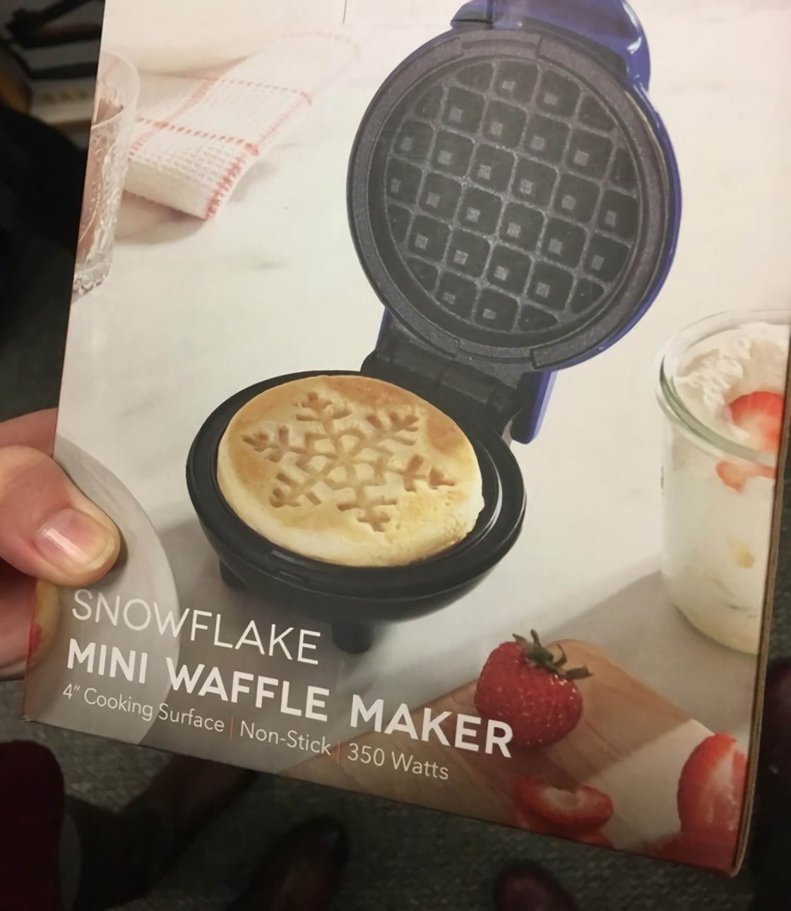 Design - Snowflake Mini Waffle Maker 4" Cooking Surface NonStick 350 Watts