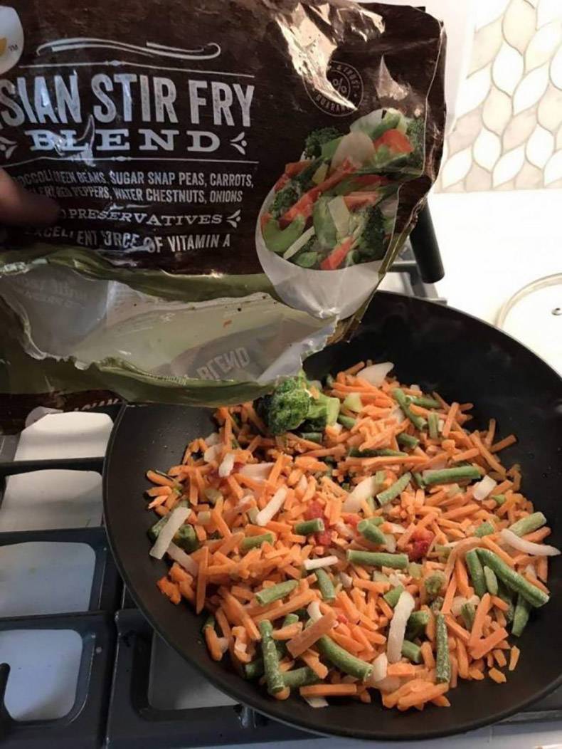 vegetable - Sian Stir Fry Cuiry Beend Mcgoldeen Beans Sugar Snap Peas, Carrots, Artuppers, Water Chestnuts, Onions Preservatives Geltent Trce Of Vitamin A O Sreemd