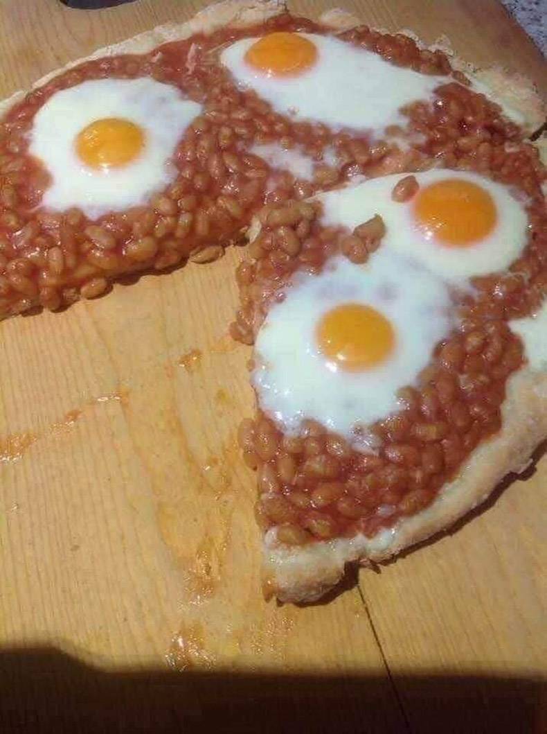 baked beans and egg pizza - o