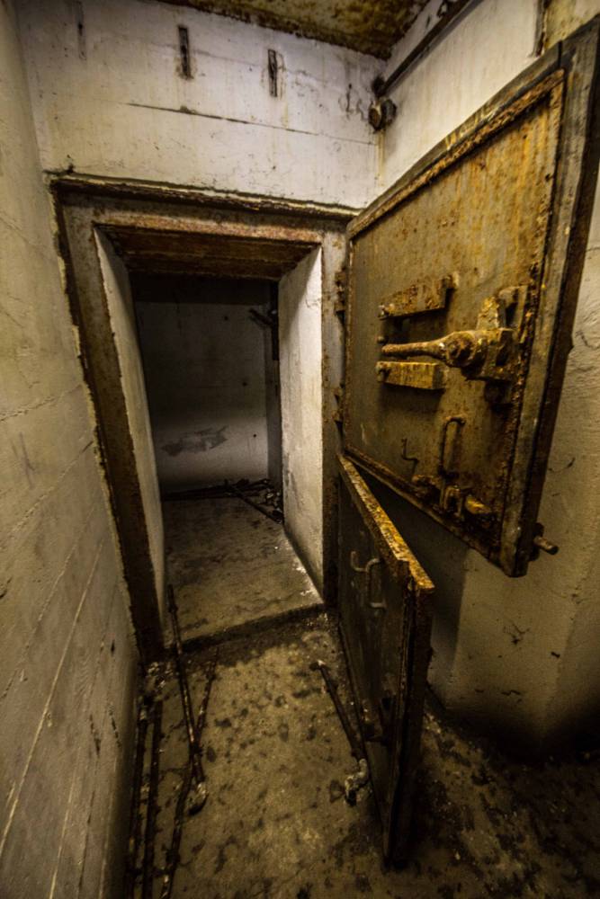 Intriguing Photos Inside Hitler’s Last Surviving Secret Nazi Bunker ...