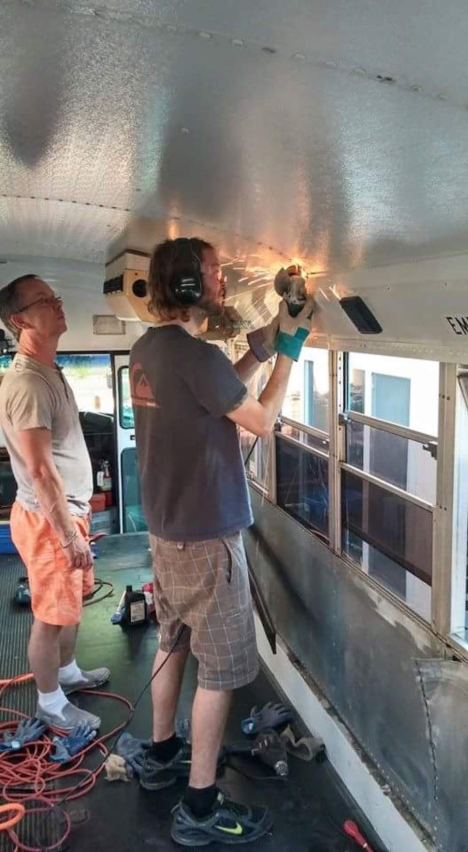 Guy Turns Old Junky Bus Into Bachelor Superpad