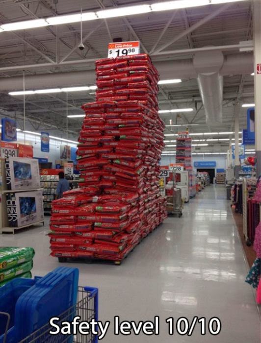 The wonders of Walmart in 20 (traumatzing) pictures