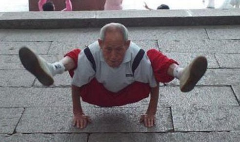 17 amusing pics of old people