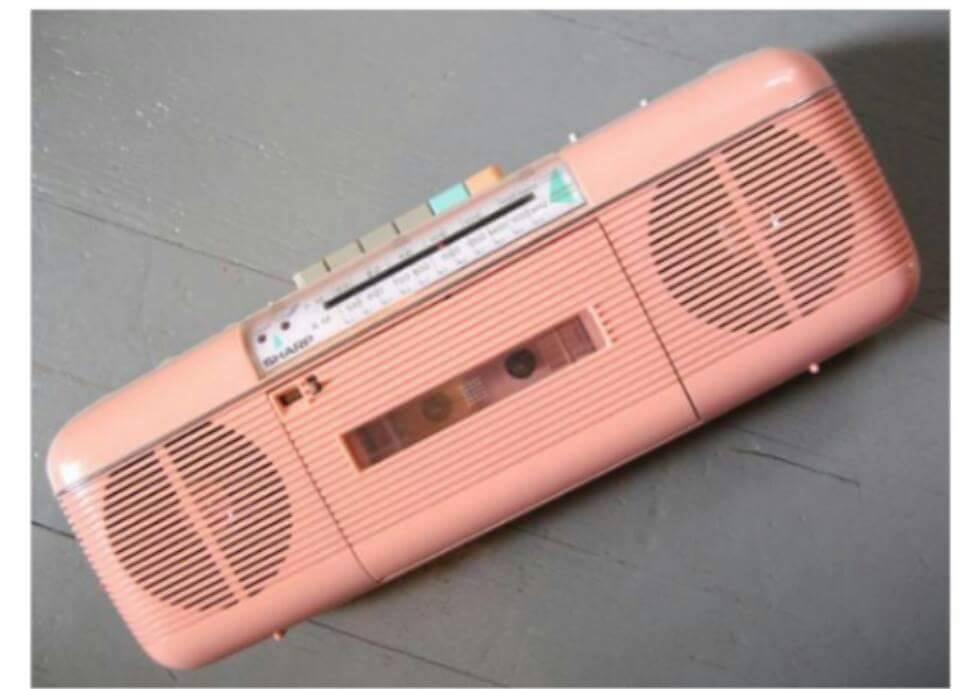 My radio (and every other tween of the late 80s to early 90s- came in green and white, too)