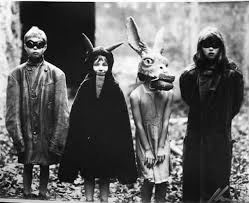 24 SCARY Vintage Halloween pics