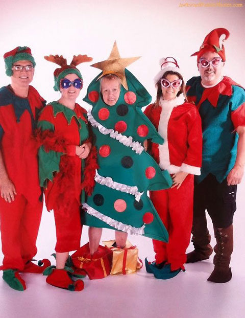 25 of the weirdest family Christmas pictures