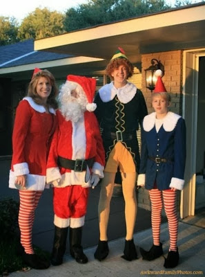 25 of the weirdest family Christmas pictures
