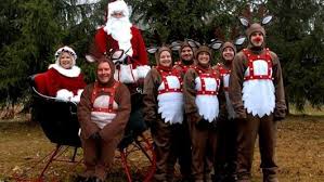 25 of the weirdest family Christmas pictures