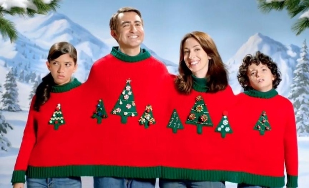 25 of the weirdest family Christmas pictures