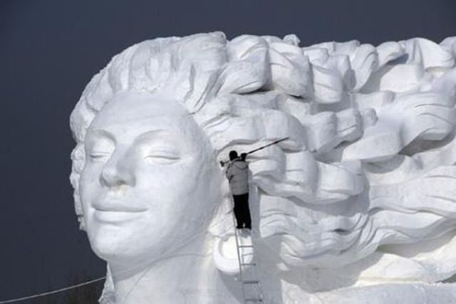 Amazing snow scultpures part II-