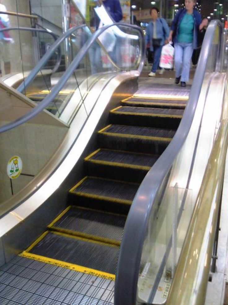 shortest escalator in the world