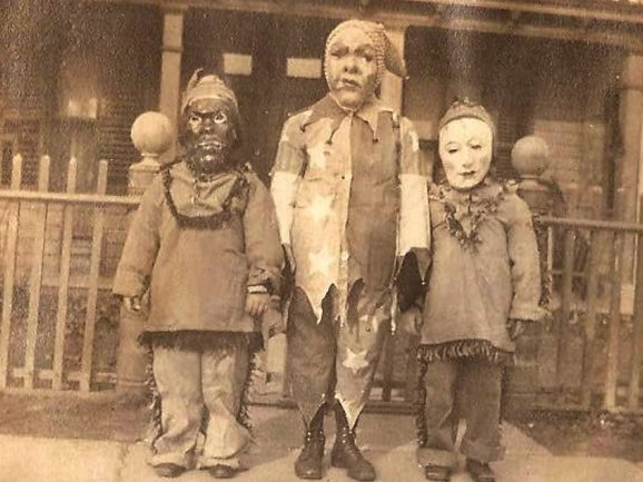 Terrifying costumes of the "old days"