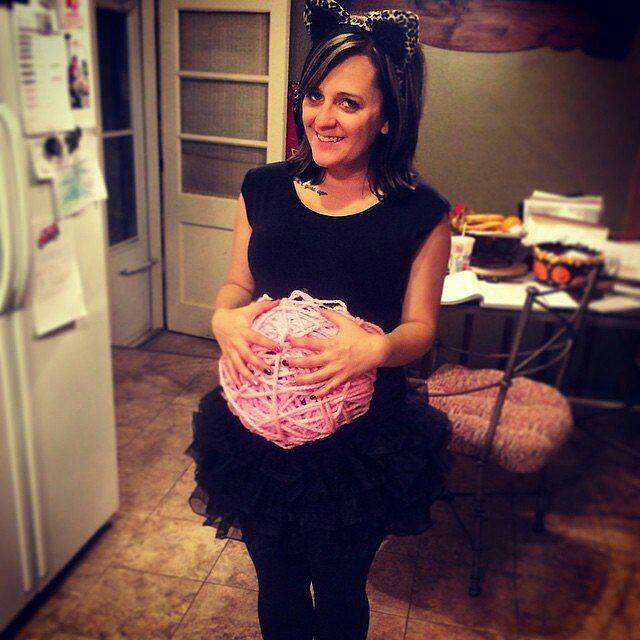 13 Pregnant Woman Costumes That Are Mind Blowingly Clever