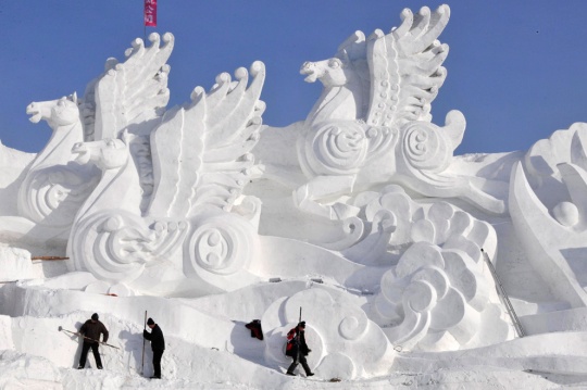 Gorgeous snow sculptures