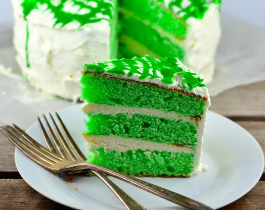 Because today, we eat Green velvet cake (and it fooks up your brain because too much green beer)