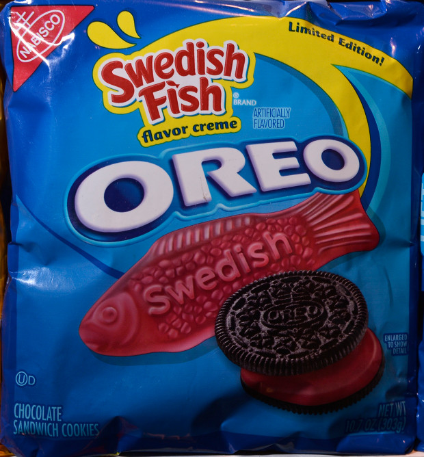 Failed products - museum of failure - Limited Edition! Nabisco Swedish Shish Brand Artificially Flavored flavor creme Oreo swedish Enlarge To Show Chocolate Sandwich Cookies Z30397