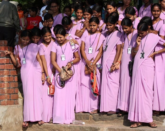 One version of Indian school girl uniforms