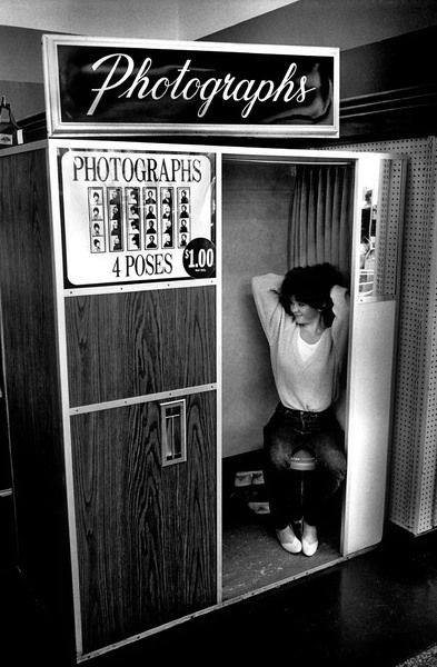 old school photo booth - Photographs Photographs 4 Poses 1.00