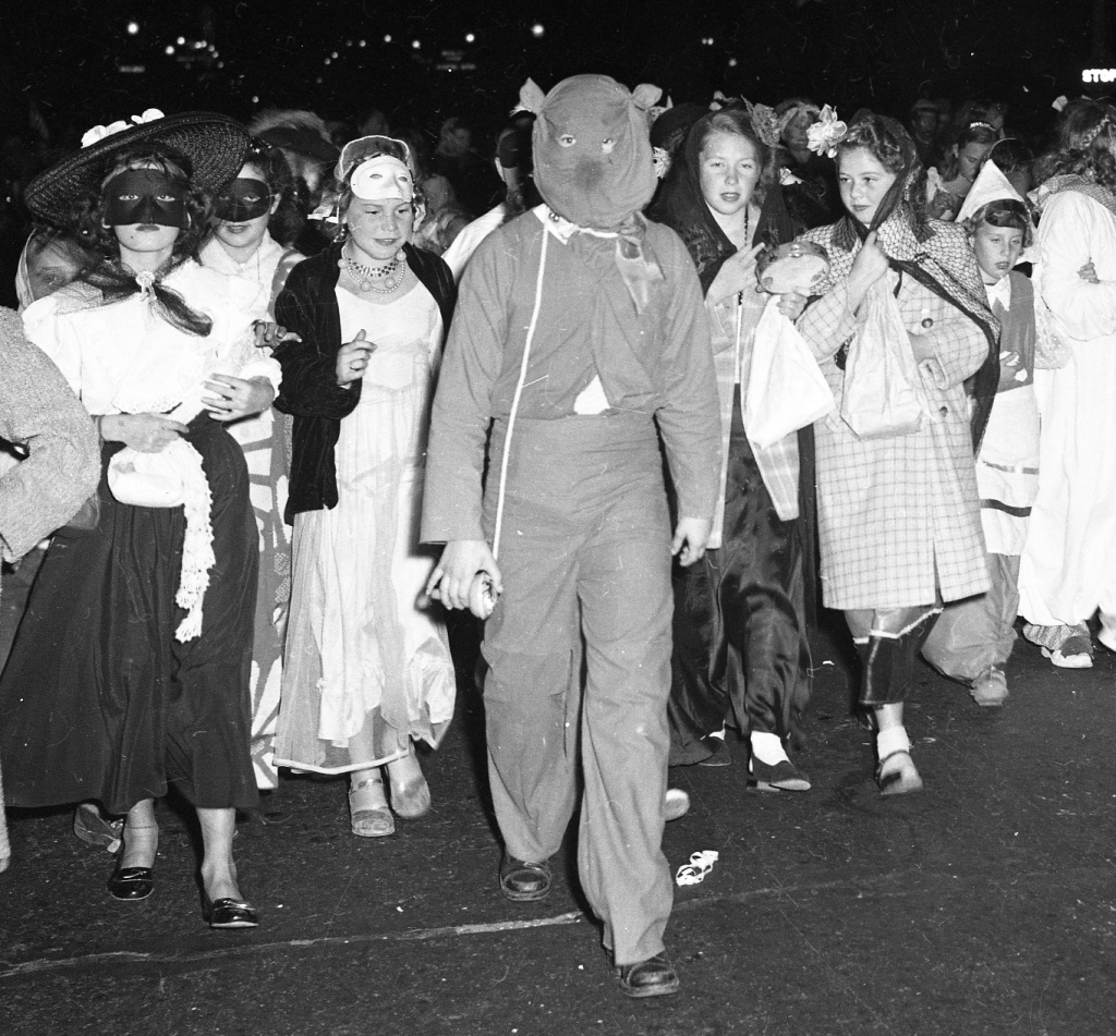 halloween costumes in the 50s