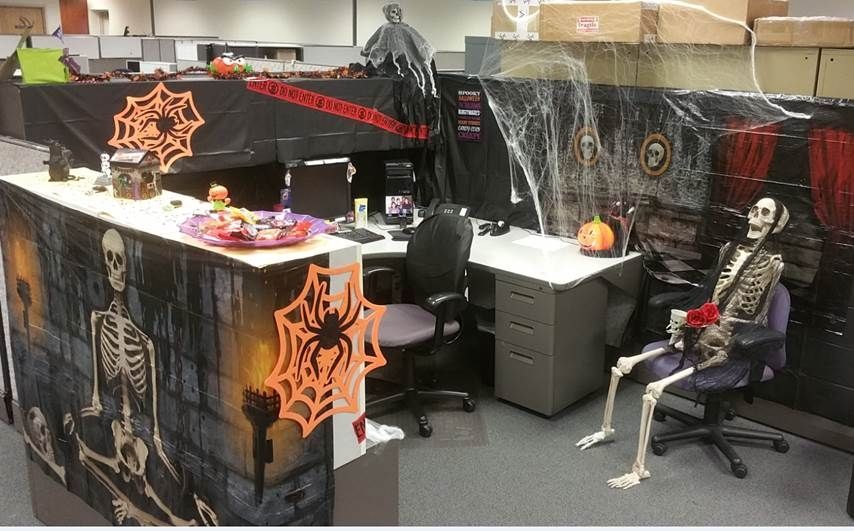 halloween desk decorating contest