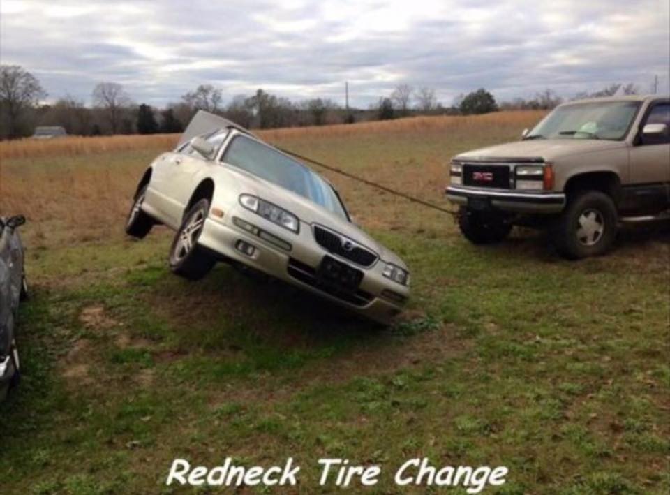 Humour - Redneck Tire Change