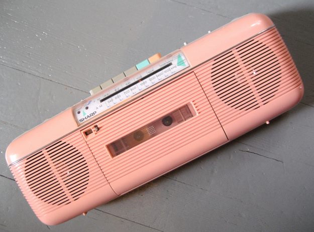 vintage pink boombox - Todo Sharp