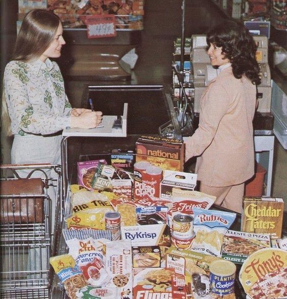 grocery stores in the 70s - national Stroming yellow neers Mini Bio "Rutes Cheddar aters Elente Q1ZZA RyKrisp 04 filth Otero Che o Sadece Our cres Ollested Arthur See Ses Fr Ring Slim Plante Cookte Peanut Tony's Apple Pie Fino