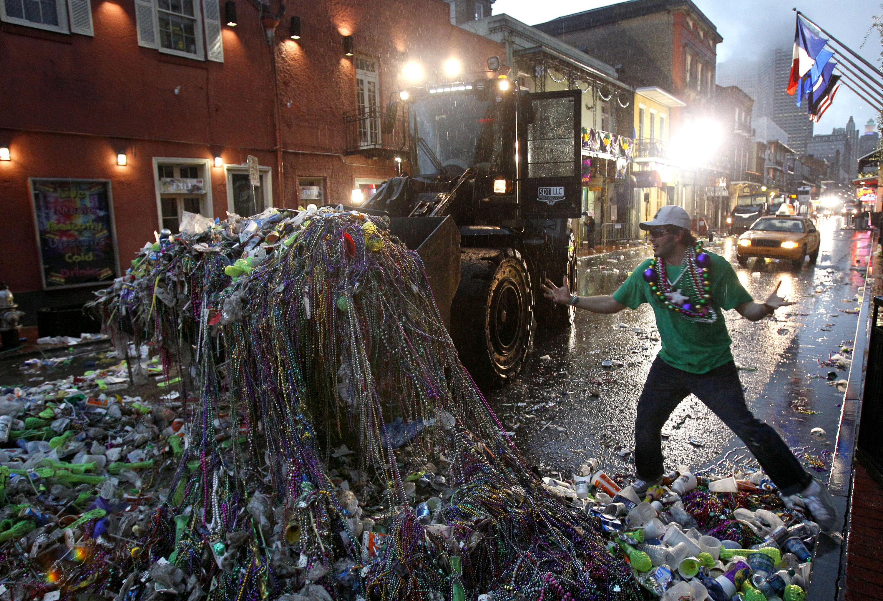 new orleans mardi gras clean up