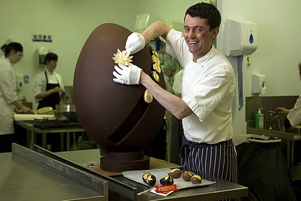 Just 23 of the most incredible chocolate eggs EVER