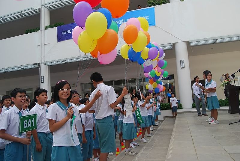 Elementary school kids in Vietnam kick off a new year