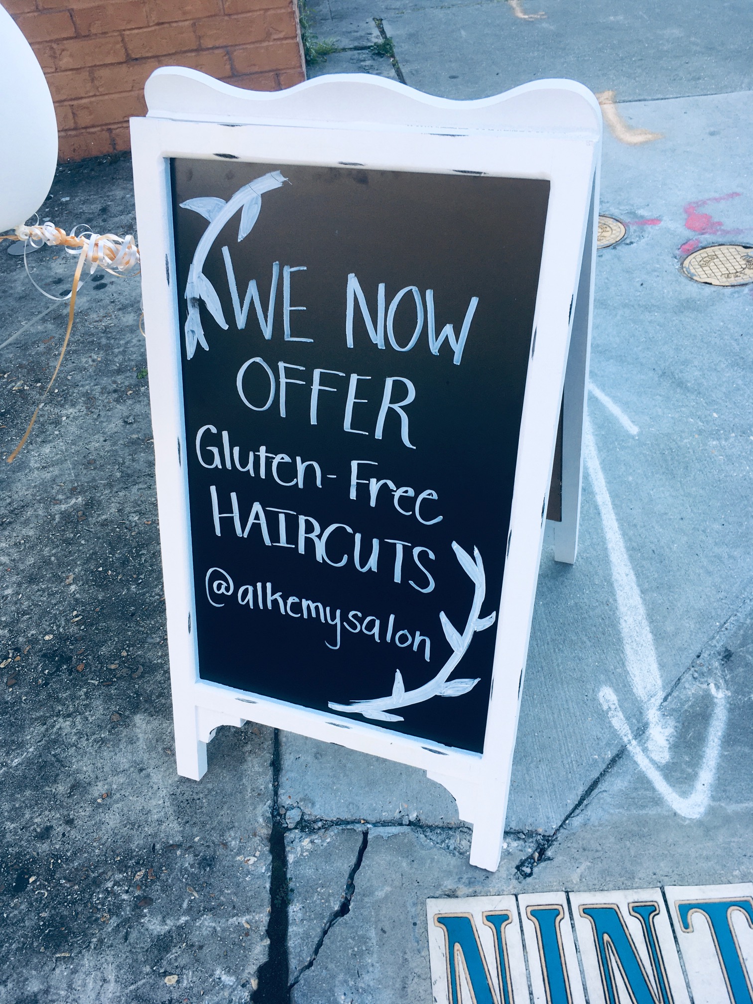 bizarre and wtf posts -  We Now Offer Gluten Free Haircuts V Nint