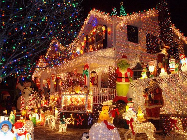 22 times people took Christmas decorations too far