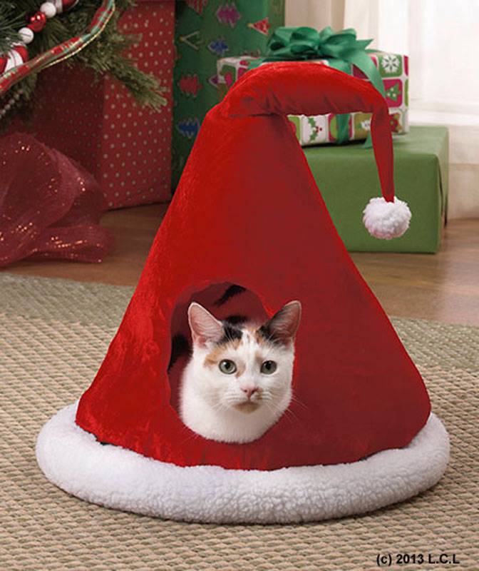 pet hates christmas - christmas cat bed - c 2013 L.C.C