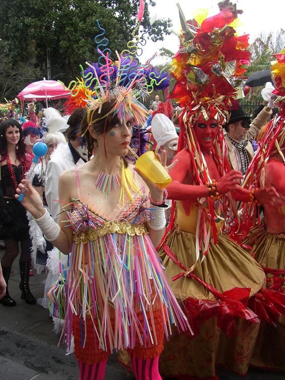 22 crazy Mardi Gras costumes - Gallery | eBaum's World