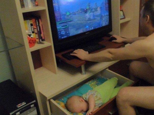 dad memes - baby in drawer dad playing video games - Ov Conc Perd Stary