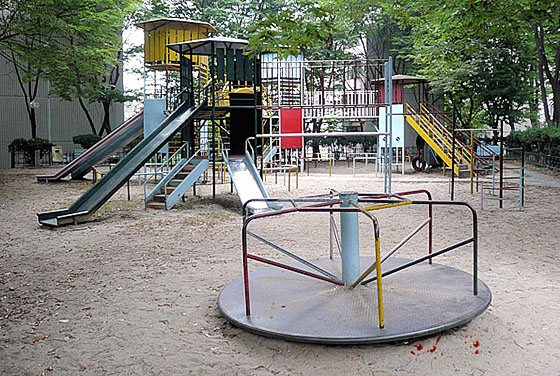 29 glimpses at what playgrounds used to look like