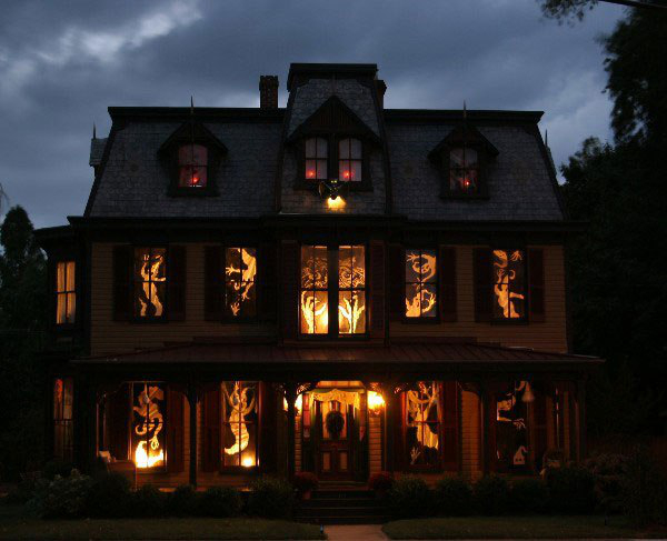 32 Haunted houses