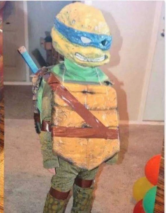 28 really awful DIY Halloween Costumes