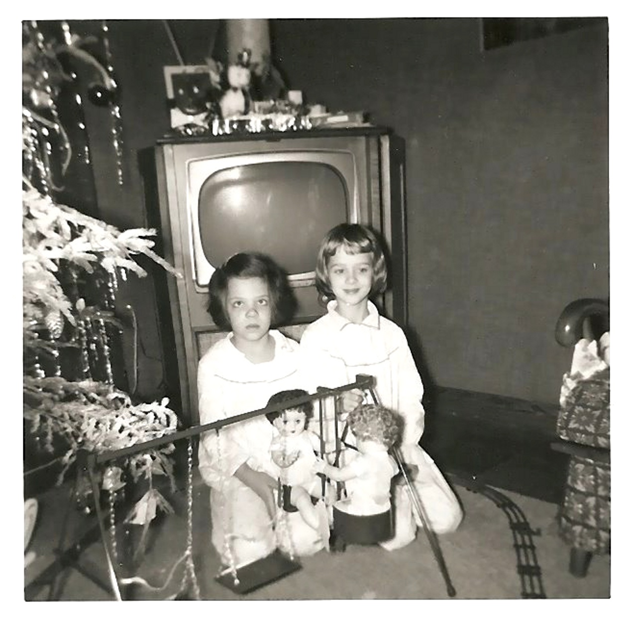 32 pictures of Christmas in the 60s